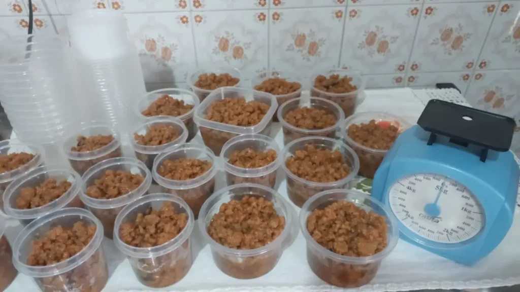 Ambrosia – doce feito com leite, ovos e açúcar, cozido lentamente.